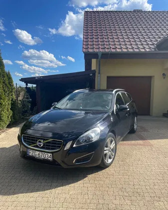 Volvo V60 cena 40900 przebieg: 233750, rok produkcji 2010 z Szprotawa małe 106